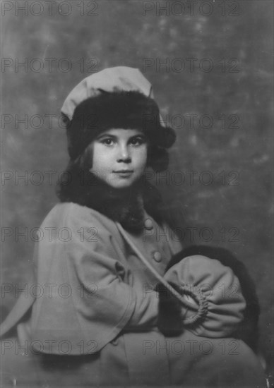 Cassidy, Barbara, Miss, portrait photograph, 1917 Nov. 8. Creator: Arnold Genthe.