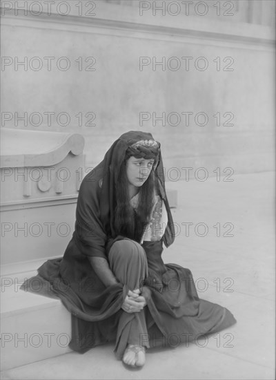 Anglin, Margaret, Miss, in costume, between 1910 and 1925. Creator: Arnold Genthe.