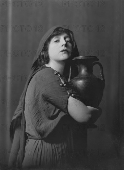 Anglin, Margaret, Miss, in costume, between 1910 and 1925. Creator: Arnold Genthe.