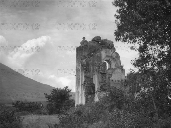 Travel views of Cuba and Guatemala, between 1899 and 1926. Creator: Arnold Genthe.