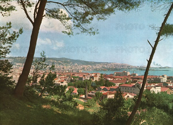 ''Vue generale d'Alger; Afrique du nord', 1914. Creator: Jules Gervais-Courtellemont.