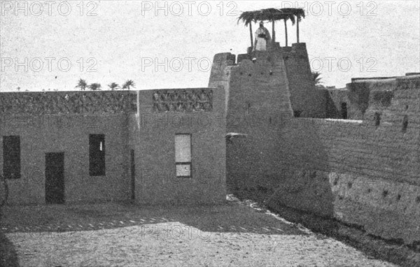 ''La patio d'un indigene riche de l'Adrar; L'Ouest Africain', 1914. Creator: Unknown.