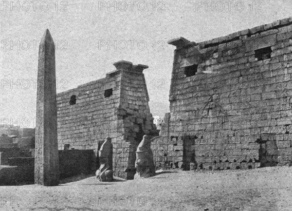 ''Louqsor. Pylone et obelisque du Grand Temple; Le Nord-Est Africain', 1914. Creator: Unknown.