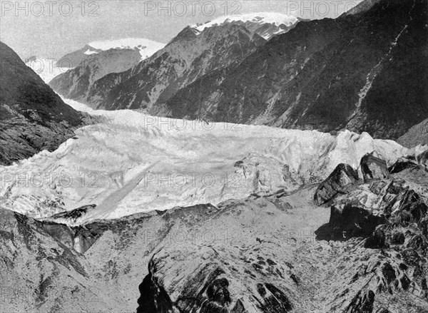 ''Le glacier Francois Joseph dans les Alpes de la Nouvelle-Zelande; Les Terres Du Pacifique', 1914. Creator: Unknown.