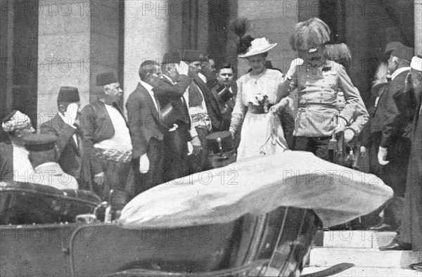 'Sarajevo, Apres le premier attentat: le couple princier quitte l'hotel de ville', 1914. Creator: Walter Tausch.