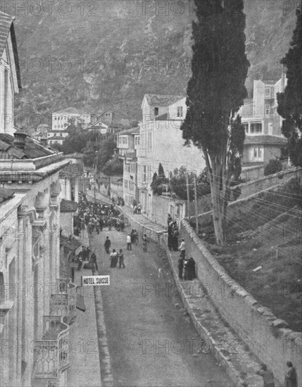 'La Chasse aux Armeniens dans les rues de Trebizonde', 1916. Creator: Unknown.