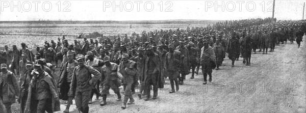 'Sur le front Russe; Une des immenses caravanes de prisonniers autrichiens,' 1916. Creator: Unknown.