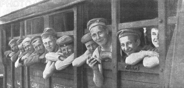 'Evacuation de prisonniers allemands du front de la Somme', 1916. Creator: Unknown.