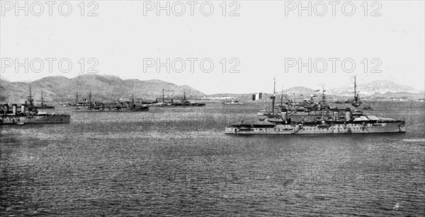 'Un mouvement national a Salonique; L'escadre franco-britannique au mouillage de Salamine', 1916. Creator: Unknown.