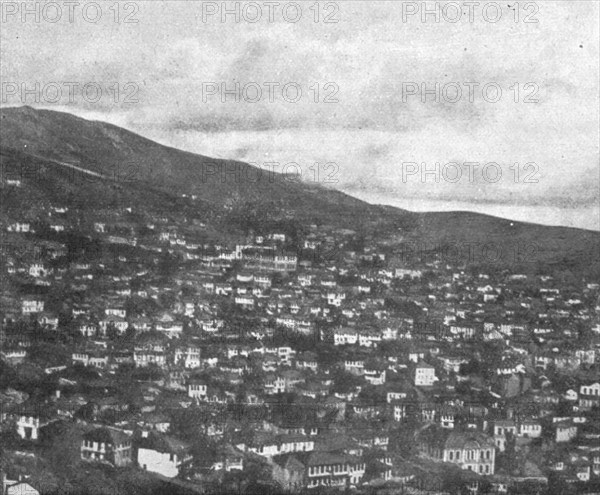 'Sur le front des balkans. -- Deux villes d'ou les troupes allies ont chasse les Bulgares, 1916. Creator: Dr Bussiere.