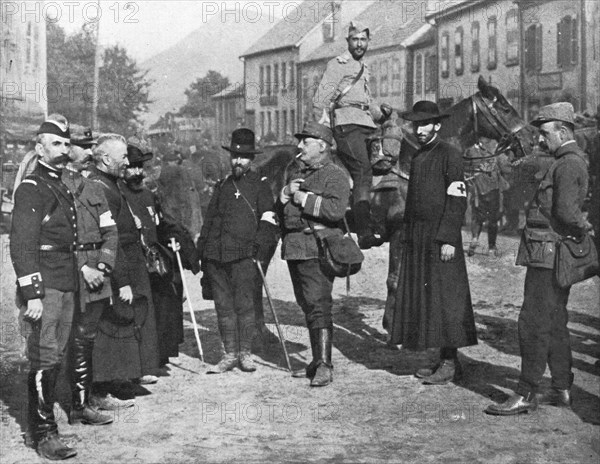 ''L Aumonerie Militaire; Un groupe d'aumoniers militaires des trois confessions', 1914 Creator: Unknown.