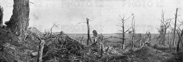 ''A Perthes-les Hurlus; La campagne, aux abords du bourg', 1915. Creator: Unknown.