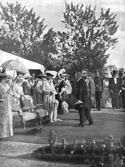 ''Le President de la Republique en Russie; Au Camp de Kransnoie-Selo, 22 juillet', 1914. Creator: Unknown.