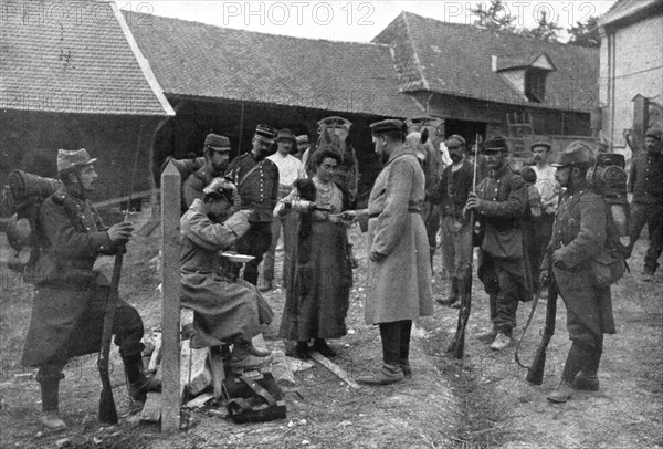 'Premiers Prisonniers Allemands', 1914. Creator: Unknown.