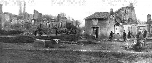 ''De la Woevre aux Flandres; La reoccupation de Ville-en-Woevre par un detachement Francais', 1914. Creator: Unknown.