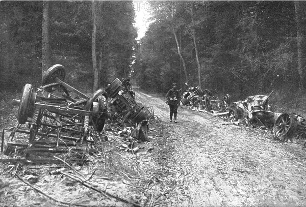 'Scenes de Guerre; Sur la route de Soissons a Villers-Cotterets', 1914. Creator: Unknown.