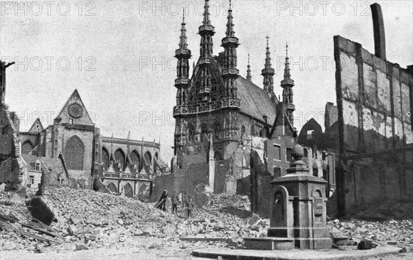 ''Deux Cultures; Un aspect de Louvain apres quatre jours et quatre nuits d'incendie', 1914. Creator: Unknown.