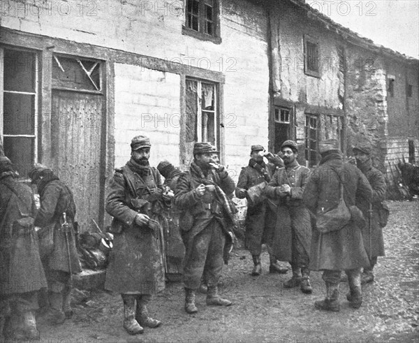 ''La vie en Campagne; Une rue de Souain, le 21 decembre 1914', 1914. Creator: Unknown.