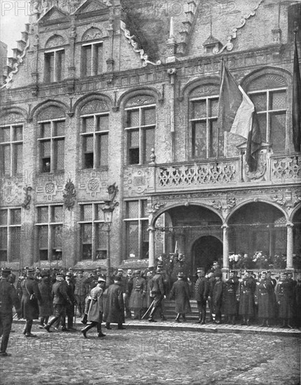 ''L'Union Cordiale des Allies; Le Roi Albert et M Poincare a Furnes le 1er Novembre 1914', 1914. Creator: Unknown.