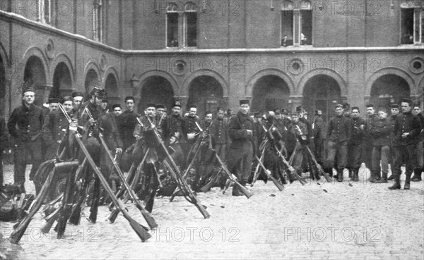 ''Le Defense de Liege; Le 9 de ligne quitte Bruxelles pour se rendre a Liege', 1914. Creator: Henneber.