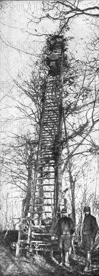 'La vie en Campagne; Une echelle a coulisse qui permet aux artilleurs le reglage..., 1914. Creator: Unknown.