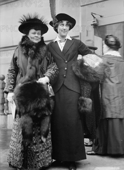 Milholland, Inez, Suffragette - Center, with Mrs. O.H.P. Belmont, 1913. Creator: Harris & Ewing.