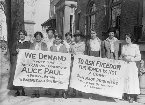 Woman Suffrage - Pickets, 1917. Creator: Harris & Ewing.