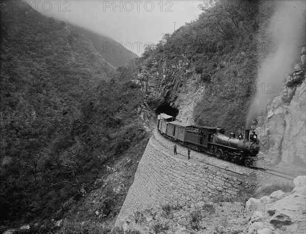 Tunnel 5, Temasopa [sic] Canon, Mexico, between 1880 and 1897. Creator: William H. Jackson.