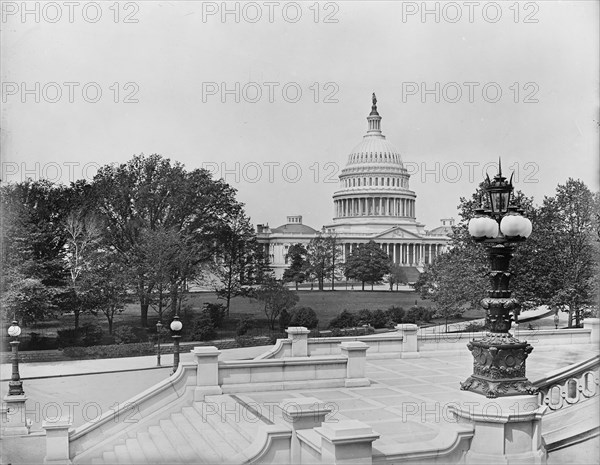 Capitol f[rom] library steps, Washington, D.C. The, between 1880 and 1897. Creator: William H. Jackson.