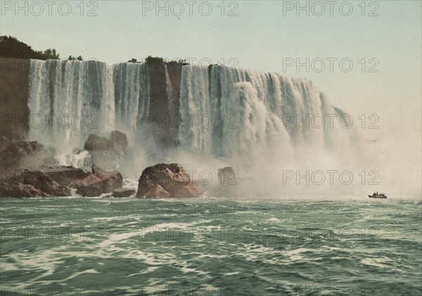 Horseshoe Fall, Niagara, ca 1900. Creator: Unknown.