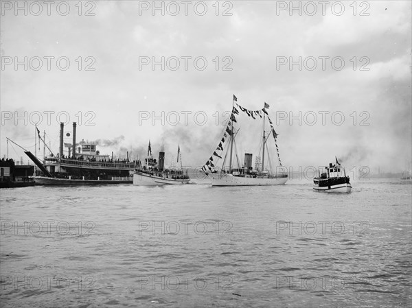 Mardi Gras, New Orleans, approach of fleet with Rex, c1900. Creator: Unknown.