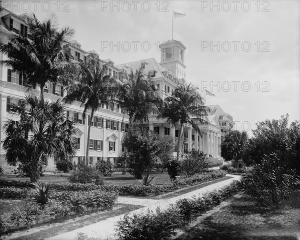 Hotel Royal Poinciana, Palm Beach, Fla., c1900. Creator: Unknown.