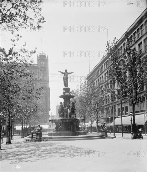 Tyler-Davidson Fountain, Cincinnati, Ohio, between 1900 and 1906. Creator: Unknown.