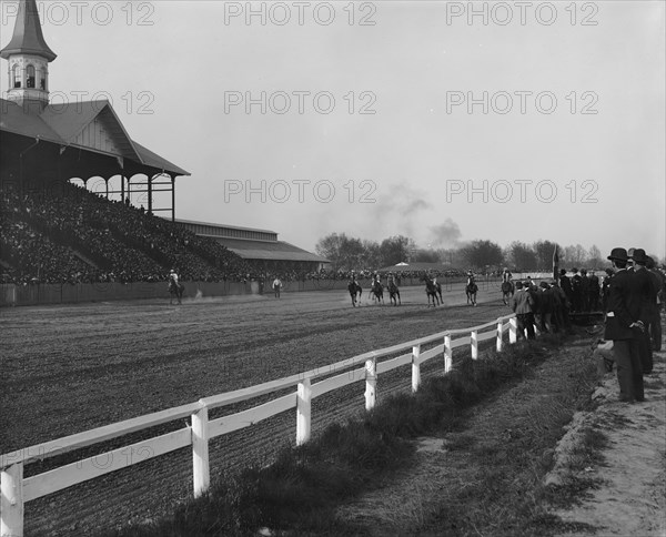 Start, Churchill Downs, Louisville, Ky., The, c1907. Creator: Unknown.