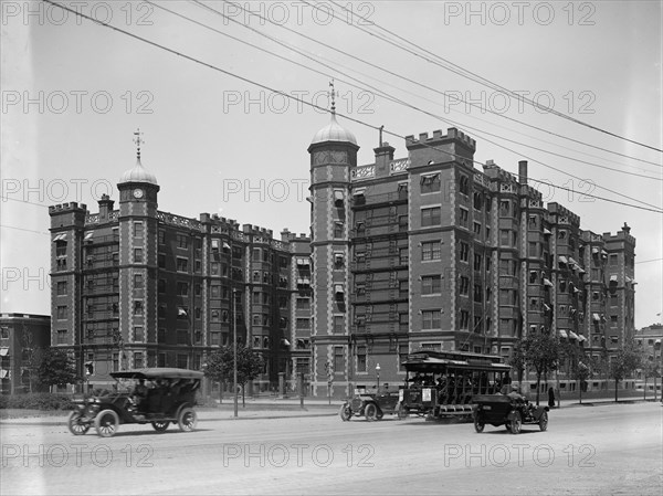 Riverbank Court, Cambridge, Mass., between 1900 and 1920. Creator: Unknown.