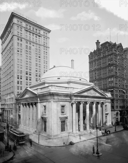 Girard Trust building, Philadelphia, Pa., between 1905 and 1920. Creator: Unknown.