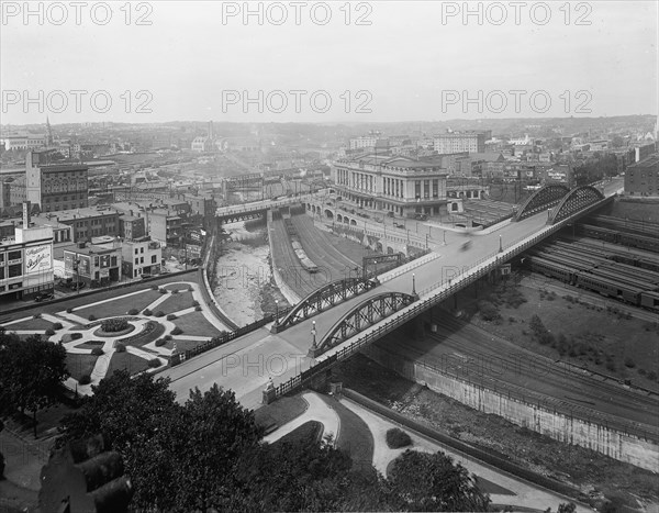 Pennsylvania Station, Baltimore, showing Charles Street and Jones Falls, between 1911 and 1920. Creator: Unknown.