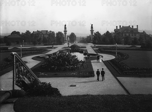 Entrance to Highland Park, Pittsburg, Pa., c1905. Creator: Unknown.