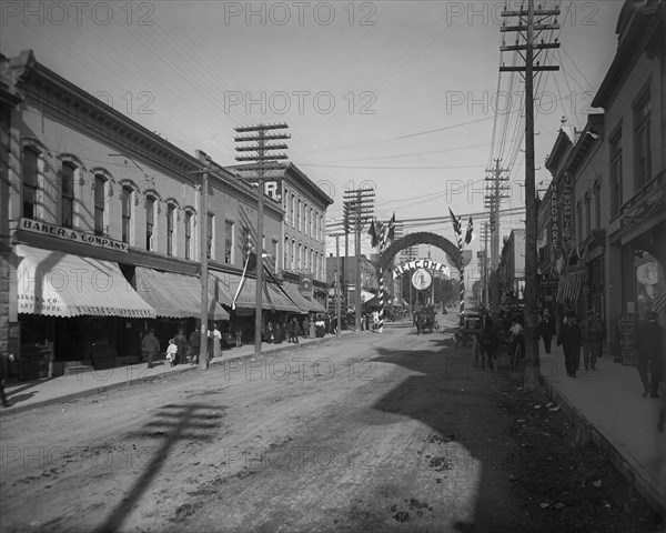 Lake St., Petoskey, Mich., c1906. Creator: Unknown.