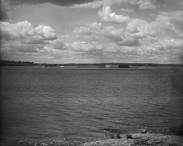 Fort Gorges in harbor, Portland, Me., c1900. Creator: Unknown.