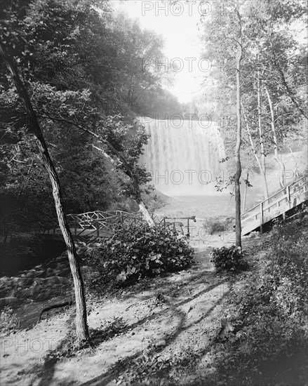 Minnehaha Falls, Minneapolis, Minn., between 1900 and 1910. Creator: Byron Company.