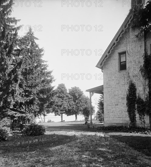 Rio Vista, Grosse Ile, Mich., between 1900 and 1910. Creator: William H. Jackson.