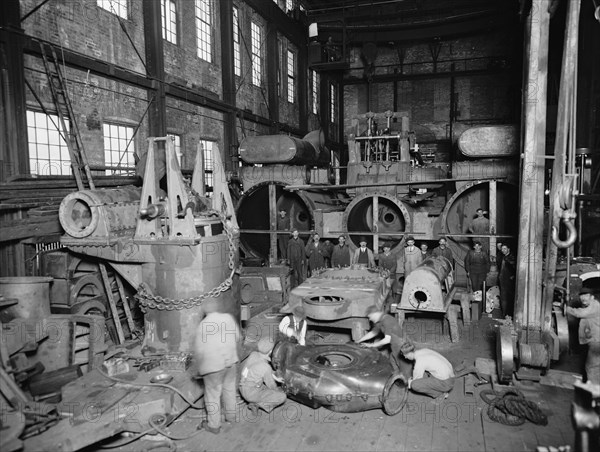 Str. no. 190, main engine in shop, 3 cyln. compound-inclined type, between 1910 and 1920. Creator: William H. Jackson.