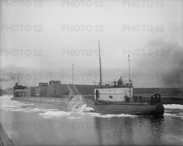 Whale back, No. 132, between 1900 and 1910. Creator: Unknown.