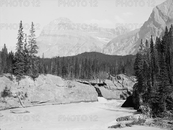 Natural Bridge, Canada, between 1900 and 1910. Creator: Unknown.