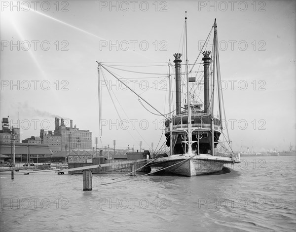 Mississippi River packet, New Orleans, Louisiana, between 1900 and 1910. Creator: Unknown.