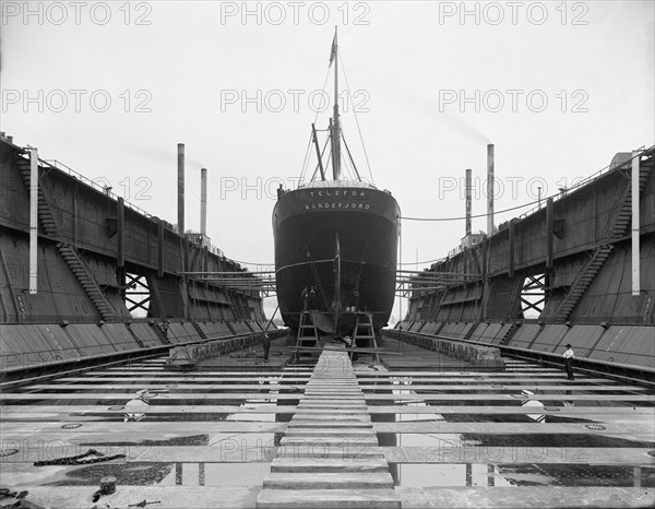 Floating dry dock, Algiers, Louisiana, ca 1903. Creator: Unknown.