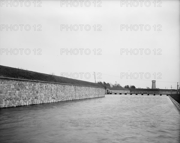 The Moat and main entrance, Fort Monroe, Va., between 1900 and 1910. Creator: Unknown.