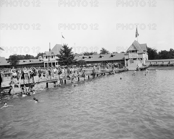 Swimming pool, Belle Isle Park, Detroit, Mich., between 1900 and 1910. Creator: Unknown.