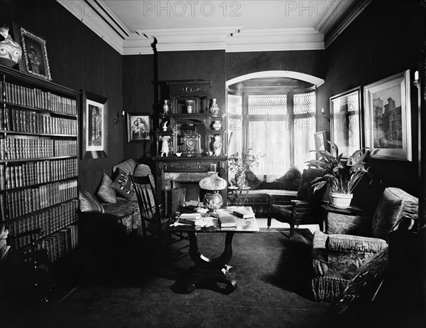 Residence of Mrs. H.C. Parke, library, Detroit, Mich., between 1900 and 1910. Creator: Unknown.